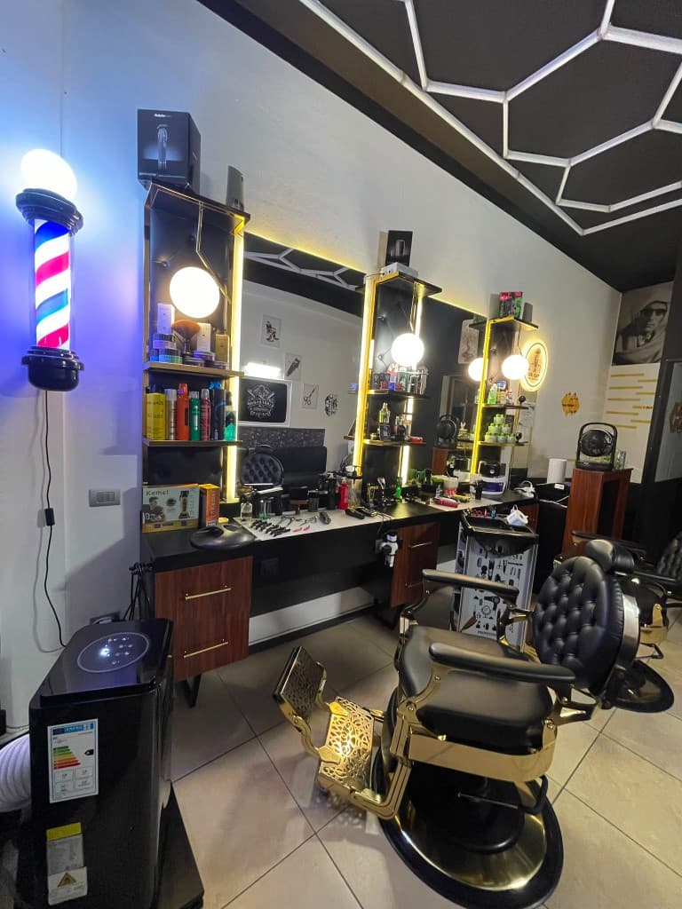 Interno Doctor Cuts a Macerata